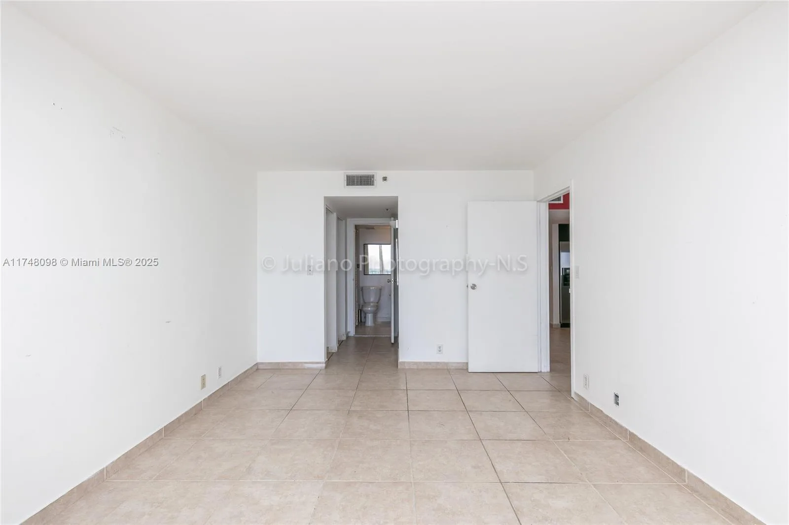 7601 E Treasure Dr # 1108, North Bay Village, FL 33141 photo 13