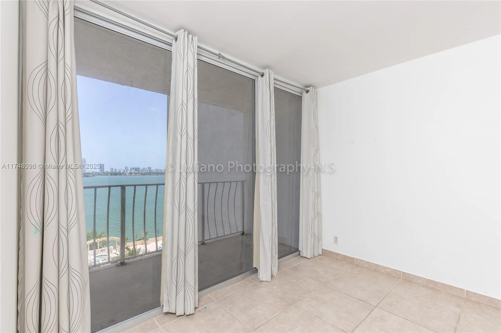 7601 E Treasure Dr # 1108, North Bay Village, FL 33141 photo 6
