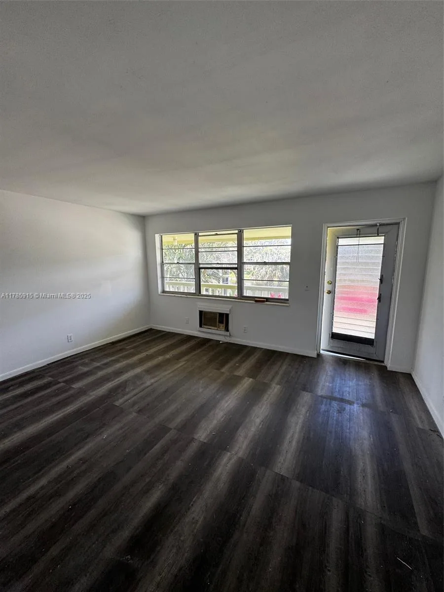 42 Sheffield B # B, West Palm Beach, FL 33417 photo 3