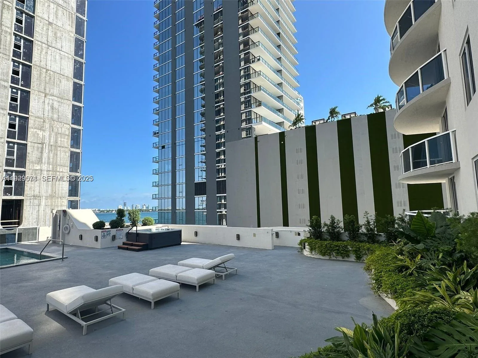 601 NE 23rd St # 502, Miami, FL 33137
