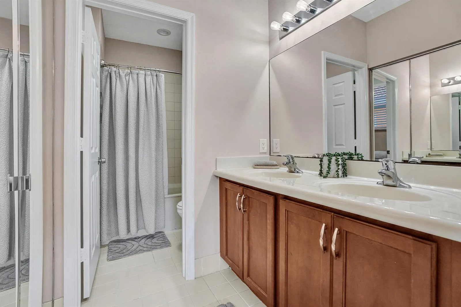 1825 Sonrisa Street # 1825, Riviera Beach, FL 33404 photo 11