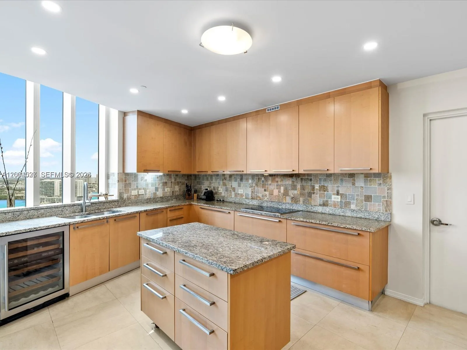 16001 Collins Ave # 406, Sunny Isles Beach, FL 33160 photo 2