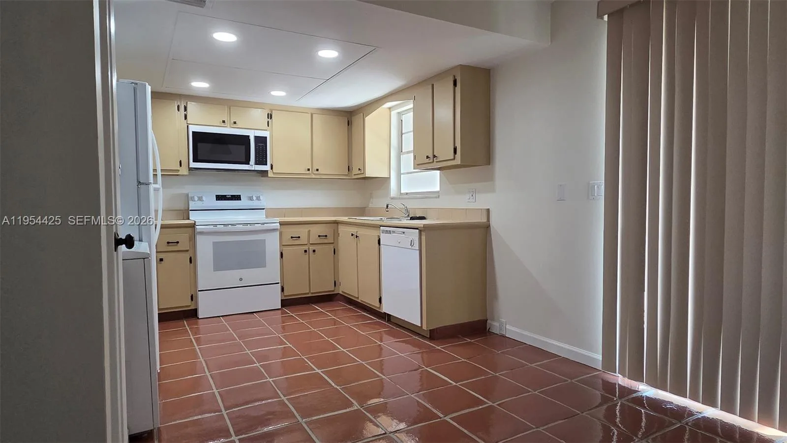 180 E Cypress Way # E230, Naples, FL 34110 photo 11