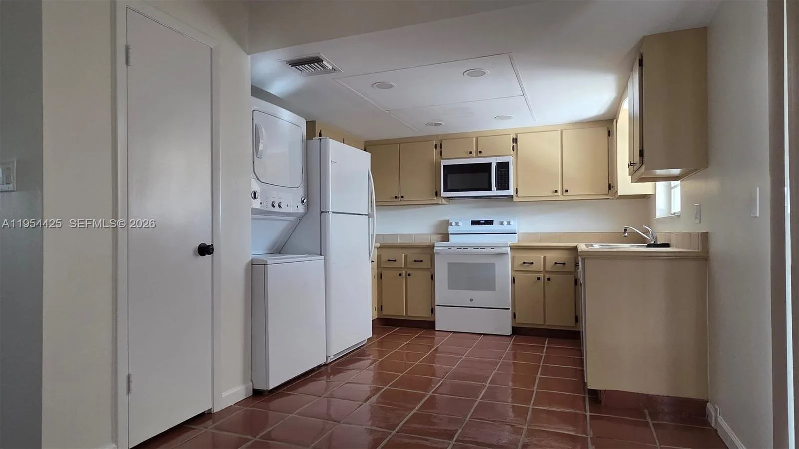 180 E Cypress Way # E230, Naples, FL 34110 photo 9