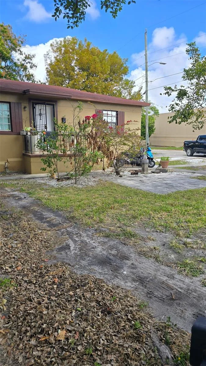 6910 NW 5th Pl, Miami, FL 33150 photo 2