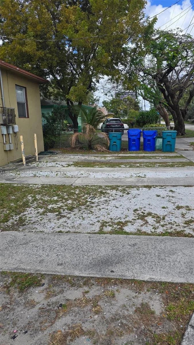 6910 NW 5th Pl, Miami, FL 33150 photo 8