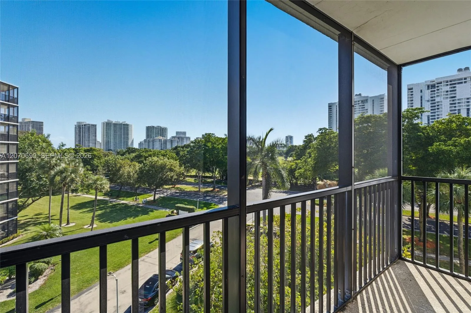 3401 N Country Club Dr # 519, Aventura, FL 33180