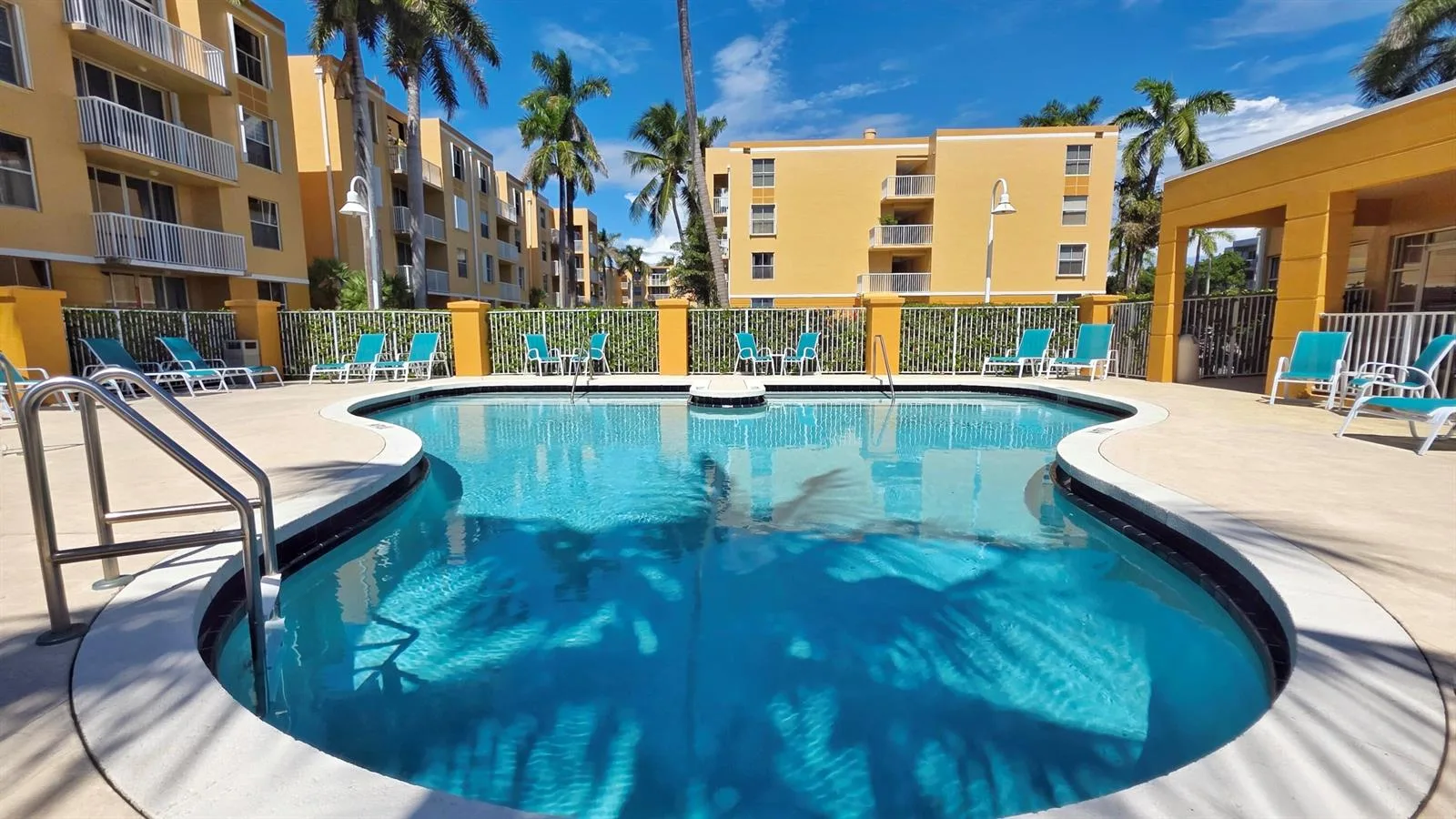 1341 SE 3rd Avenue # 307, Dania Beach, FL 33004