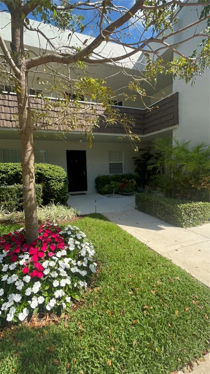 4017 N Cypress Dr # 102, Pompano Beach, FL 33069