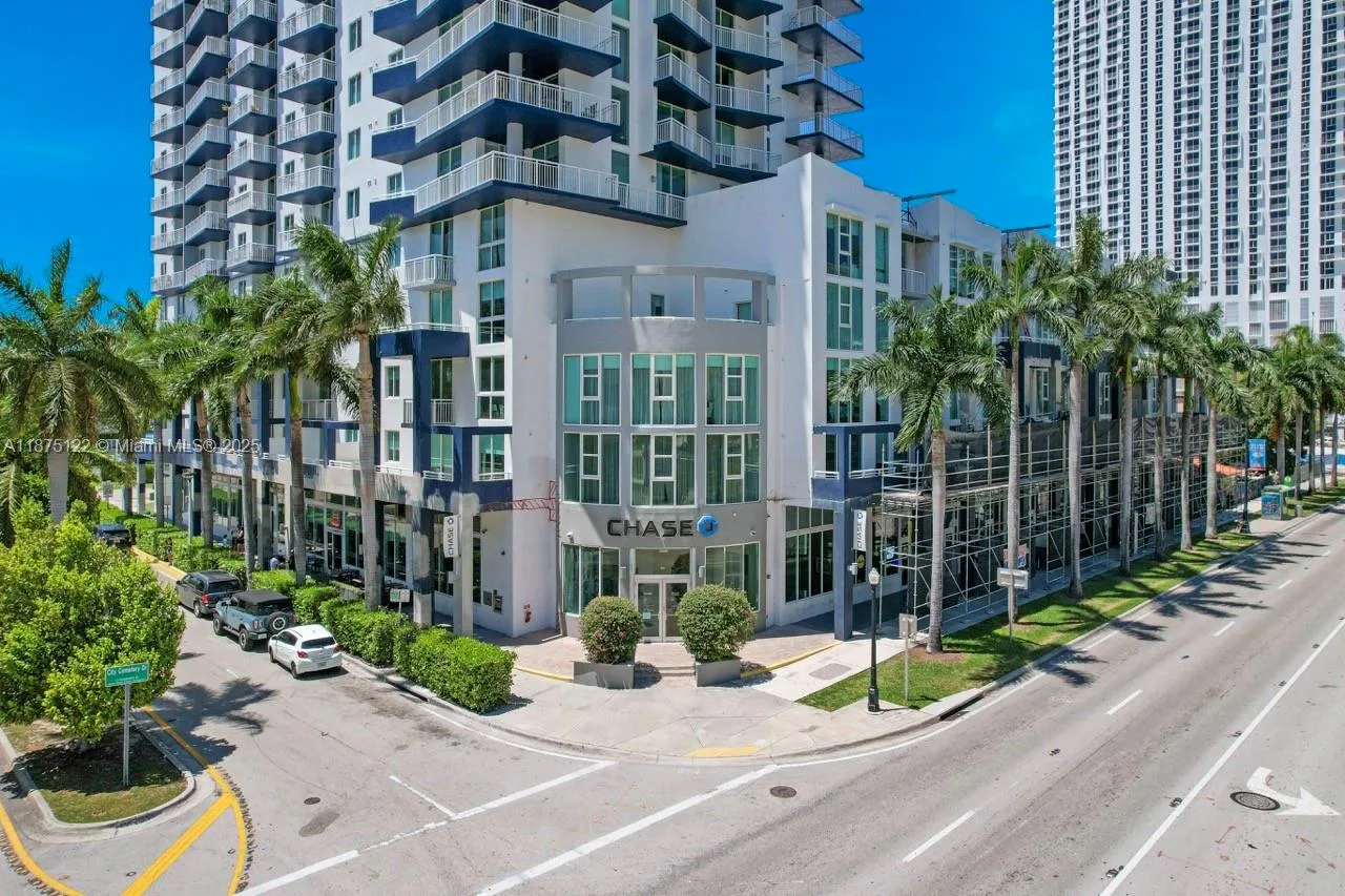 275 NE 18th St # 909, Miami, FL 33132 photo 3