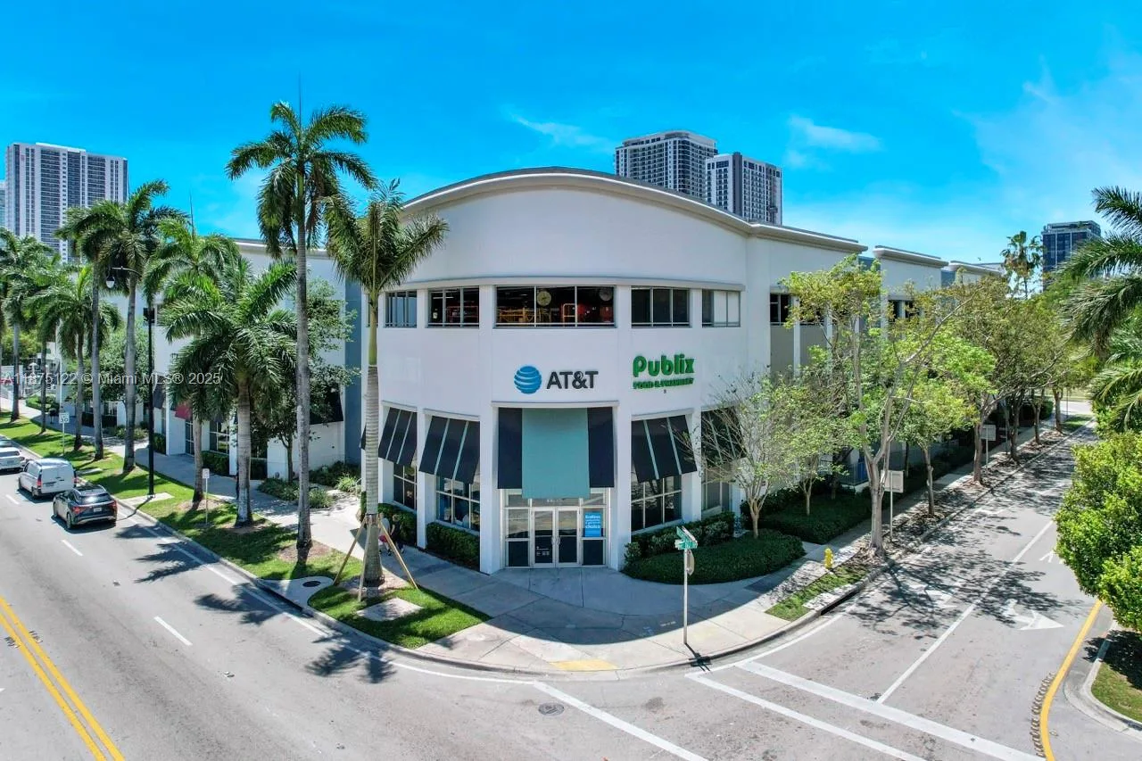 275 NE 18th St # 909, Miami, FL 33132 photo 4