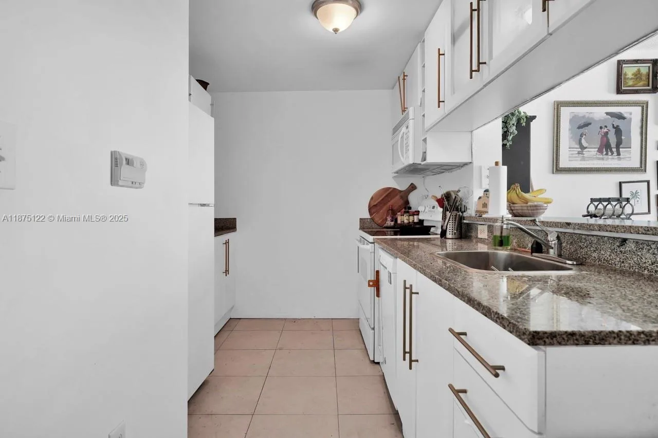 275 NE 18th St # 909, Miami, FL 33132 photo 6