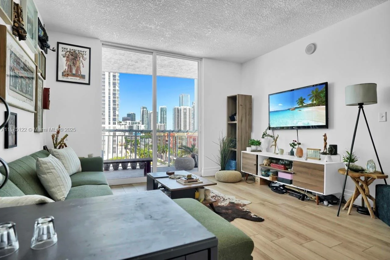 275 NE 18th St # 909, Miami, FL 33132 photo 9