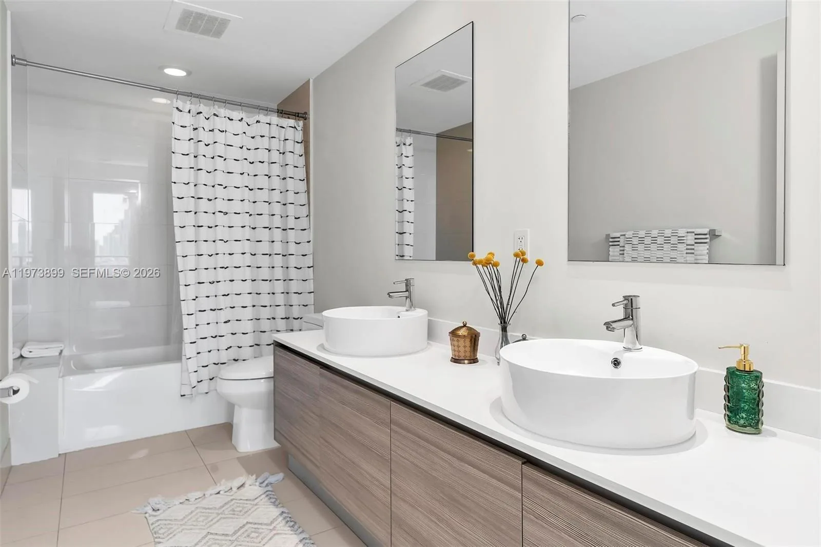 121 NE 34th St # 2502, Miami, FL 33137 photo 12