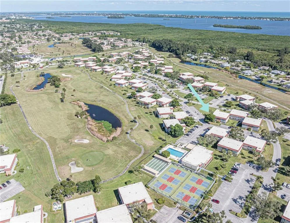 28 Pine Arbor Lane # 101, Vero Beach, FL 32962