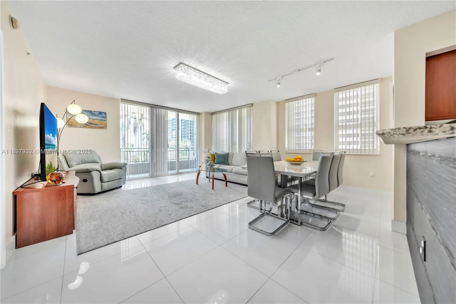 2080 S Ocean Dr # 202, Hallandale Beach, FL 33009