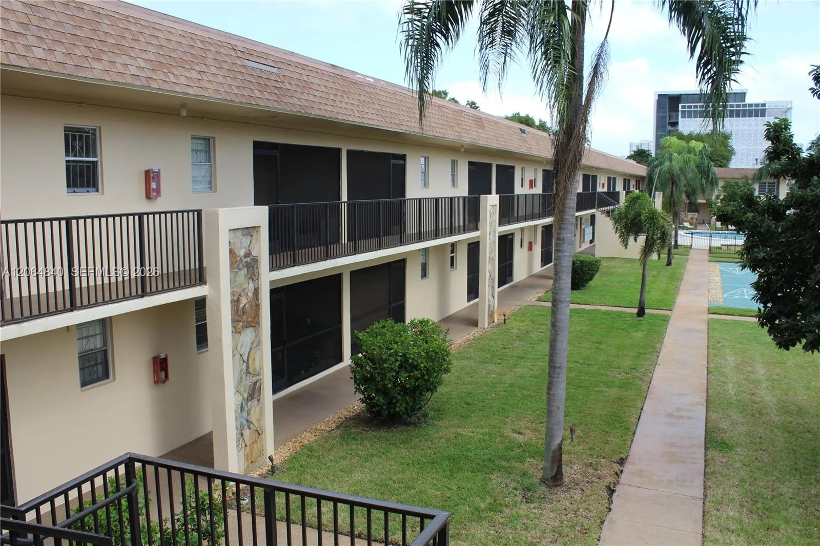 421 NE 1st St # 112, Hallandale Beach, FL 33009 photo 13
