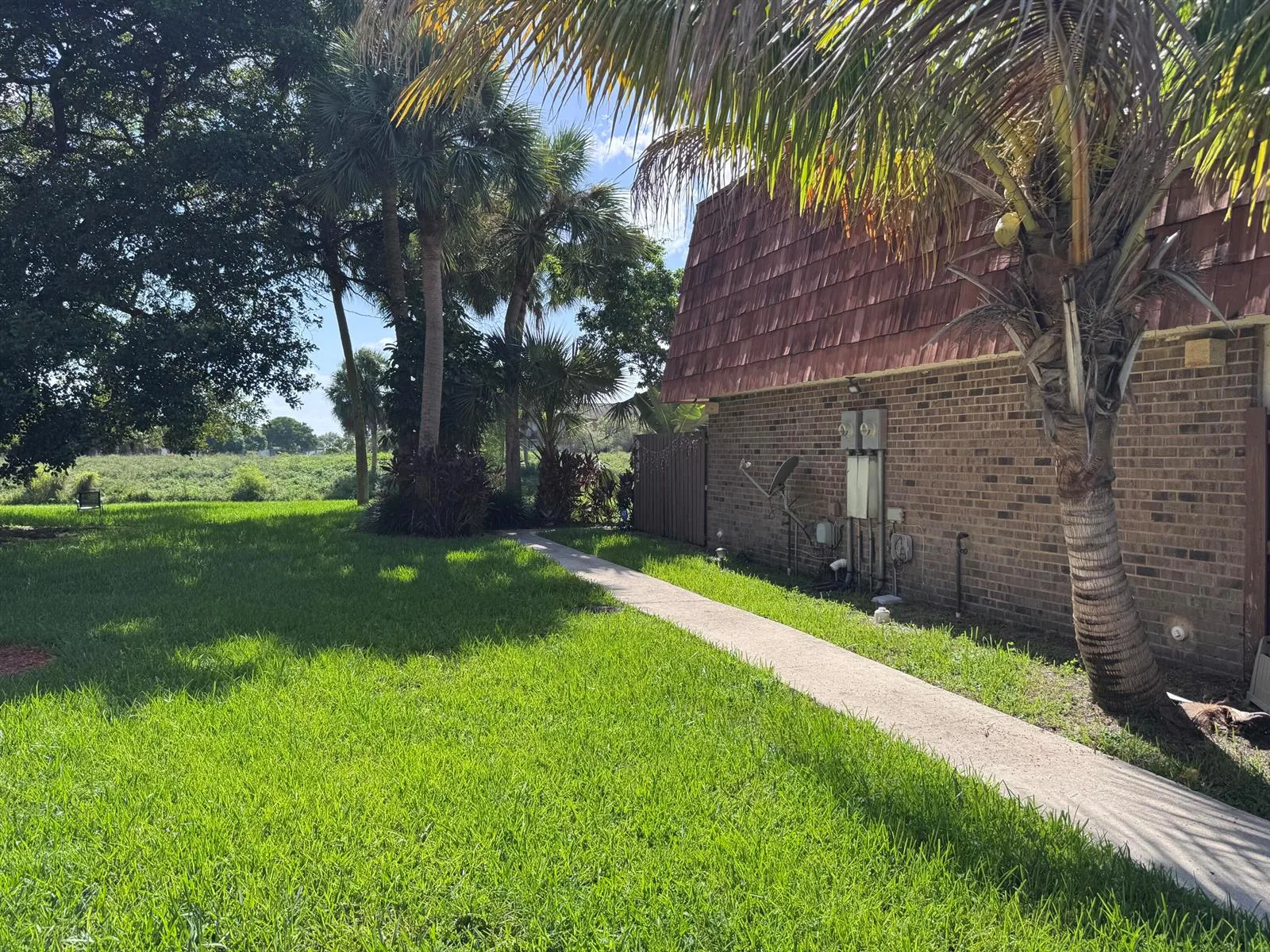 8492 S Coral Circle, North Lauderdale, FL 33068