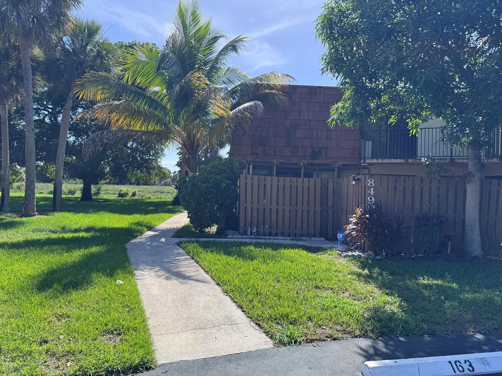 8492 S Coral Circle, North Lauderdale, FL 33068 photo 2