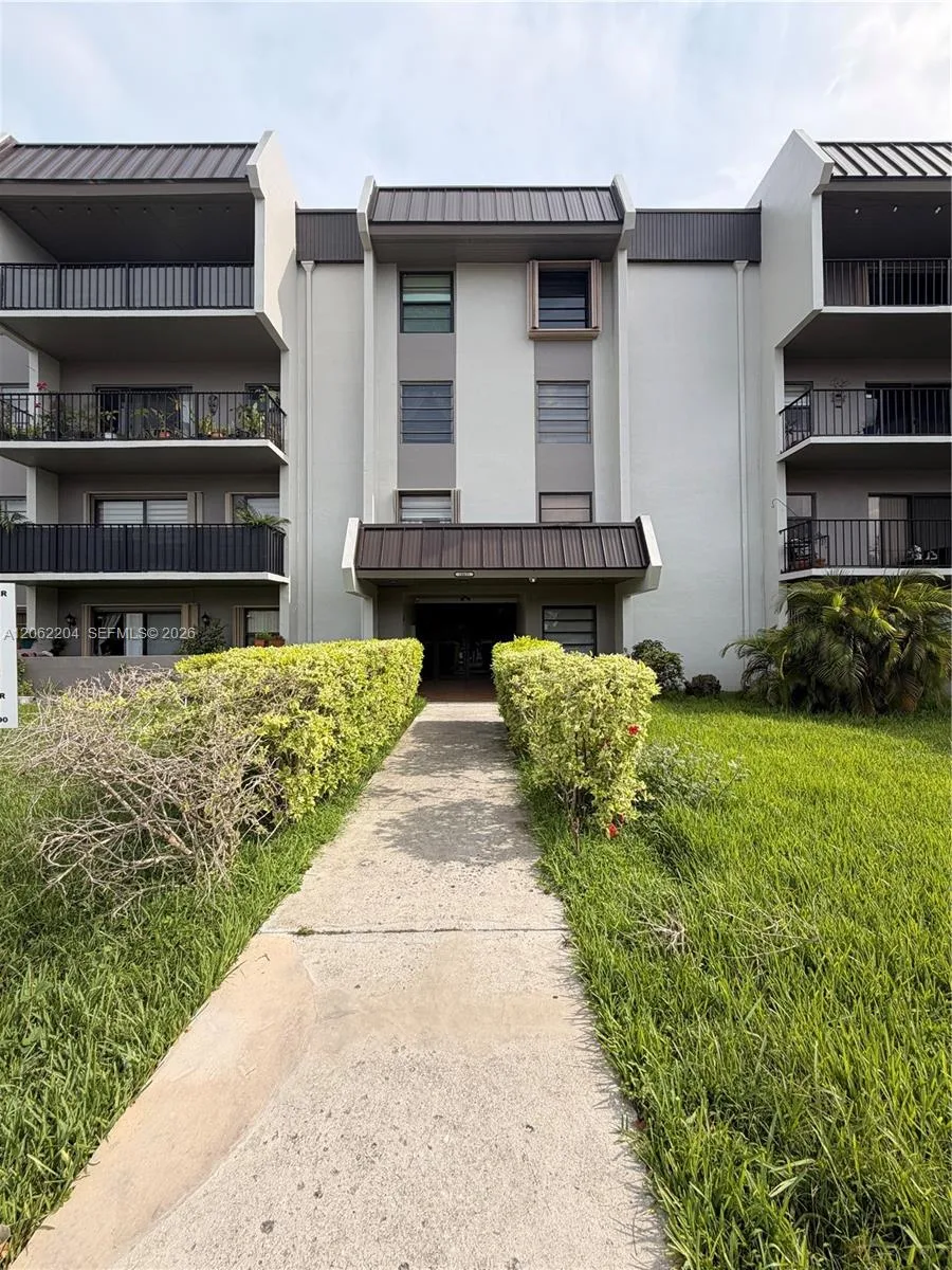 10431 N Kendall Dr # D314, Miami, FL 33176