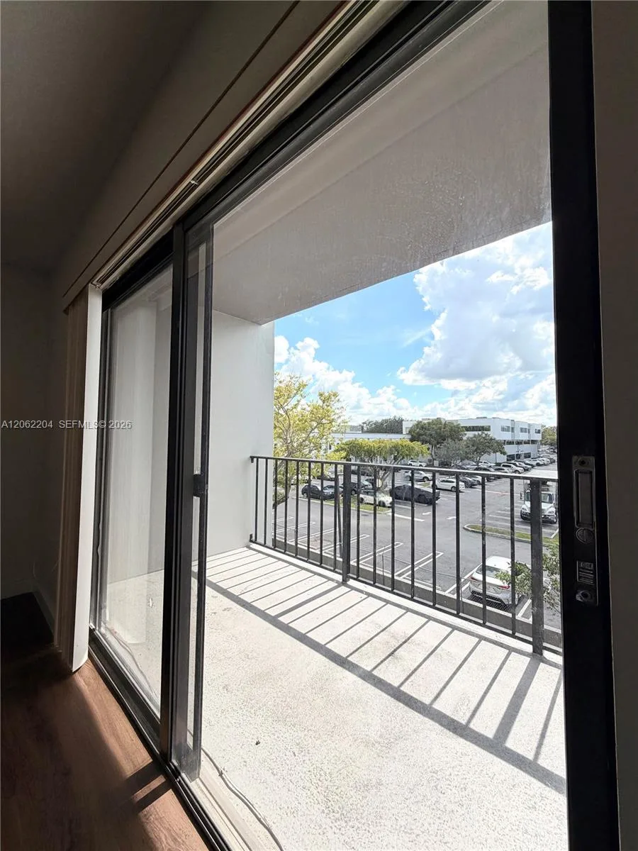 10431 N Kendall Dr # D314, Miami, FL 33176 photo 5