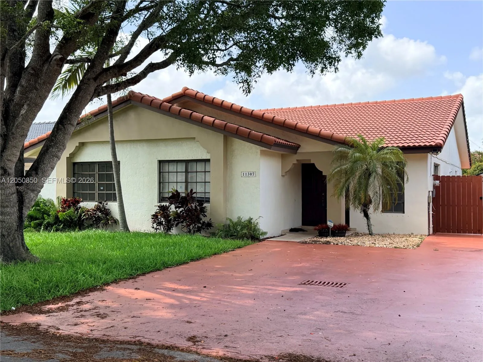 11307 SW 74th Ter, Miami, FL 33173