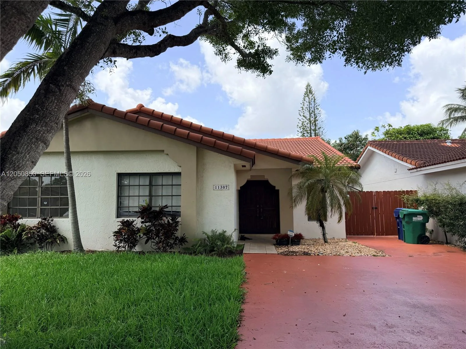 11307 SW 74th Ter, Miami, FL 33173 photo 2