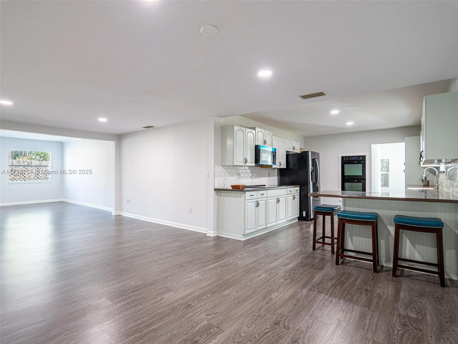 1735 18th St, Vero Beach, FL 32960