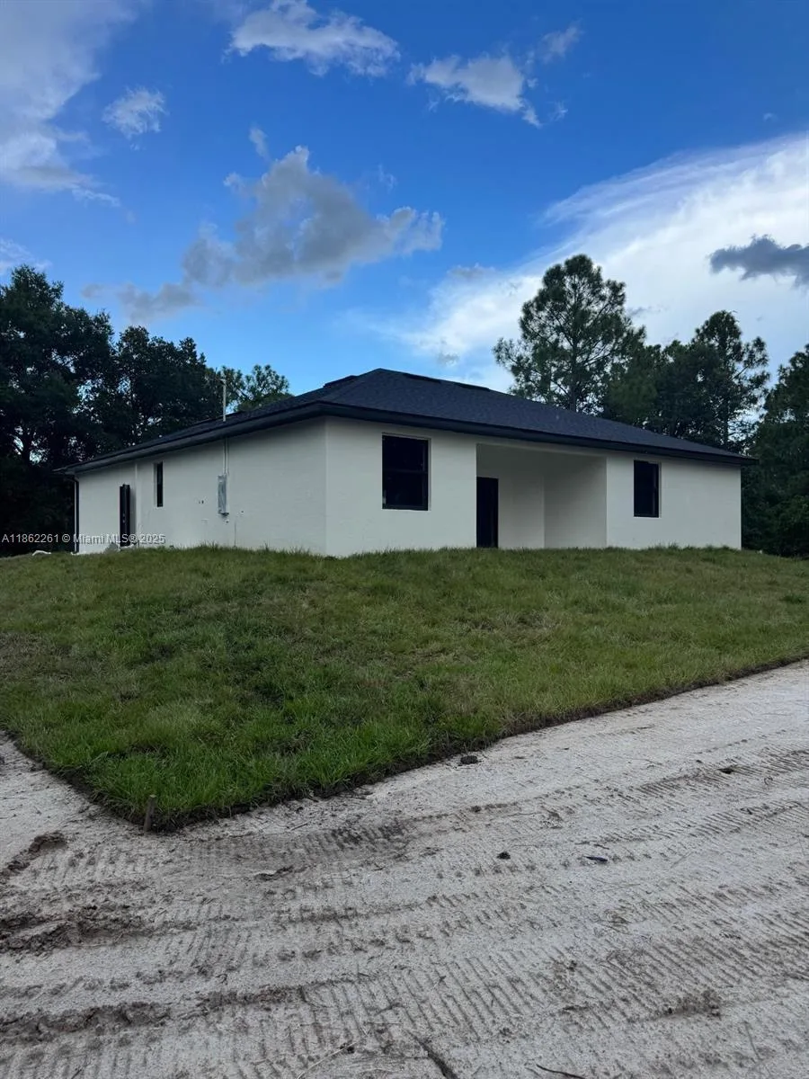 2217 Jefferson Ave, Other City - In The State Of Florida, FL 33920 photo 2