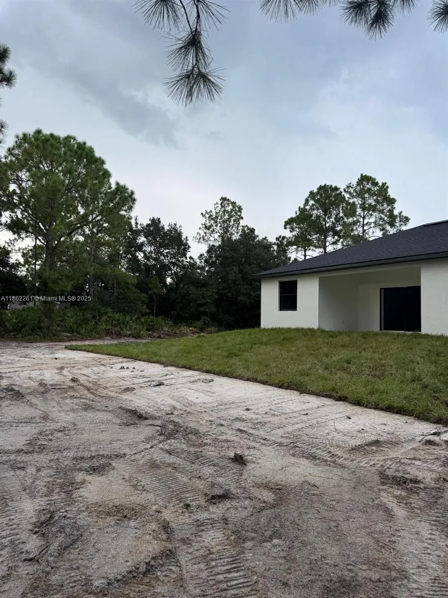 2217 Jefferson Ave, Other City - In The State Of Florida, FL 33920 photo 4