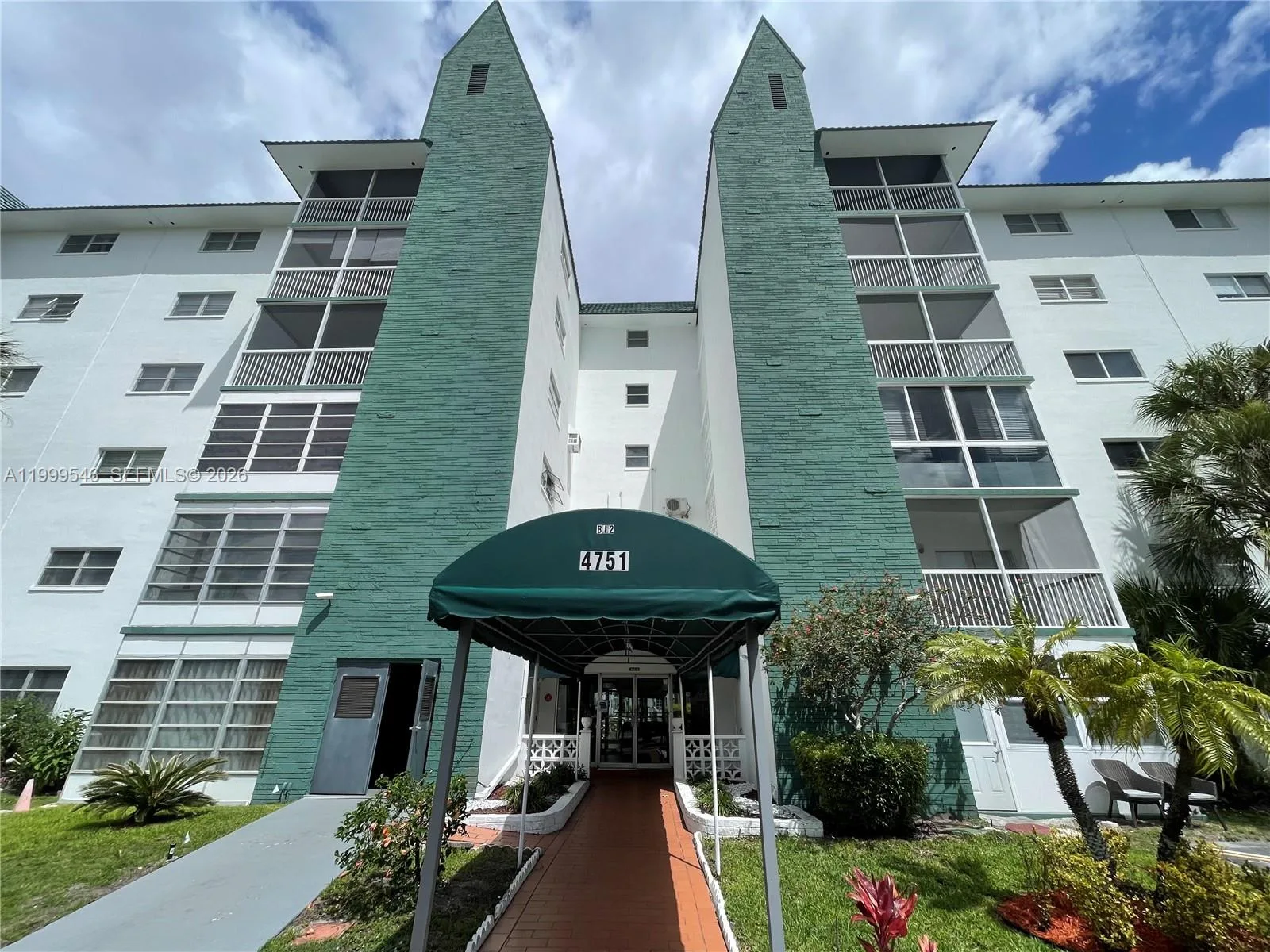4751 NW 21st St # 611, Lauderhill, FL 33313