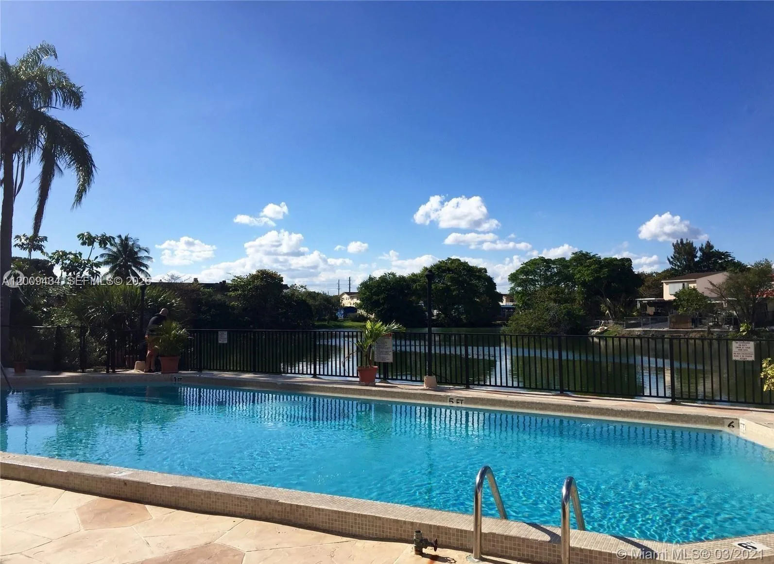 1325 W 68th St # 514, Hialeah, FL 33014