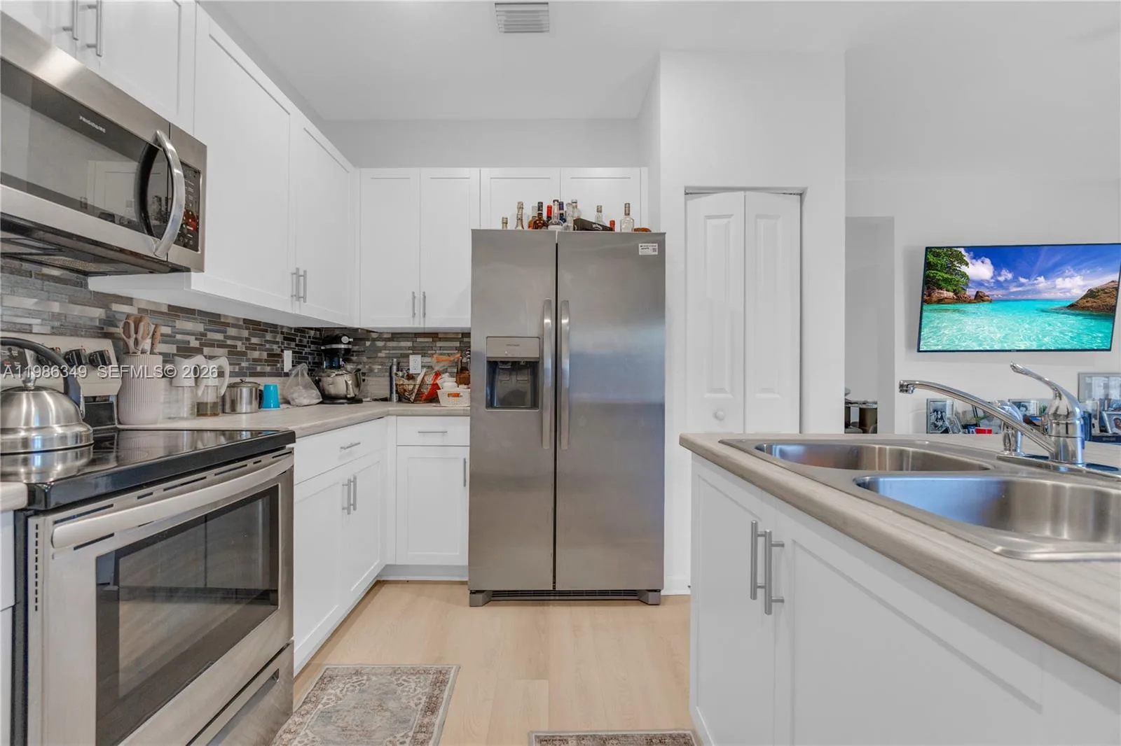 21068 NE 8th Ave, Miami, FL 33179 photo 11
