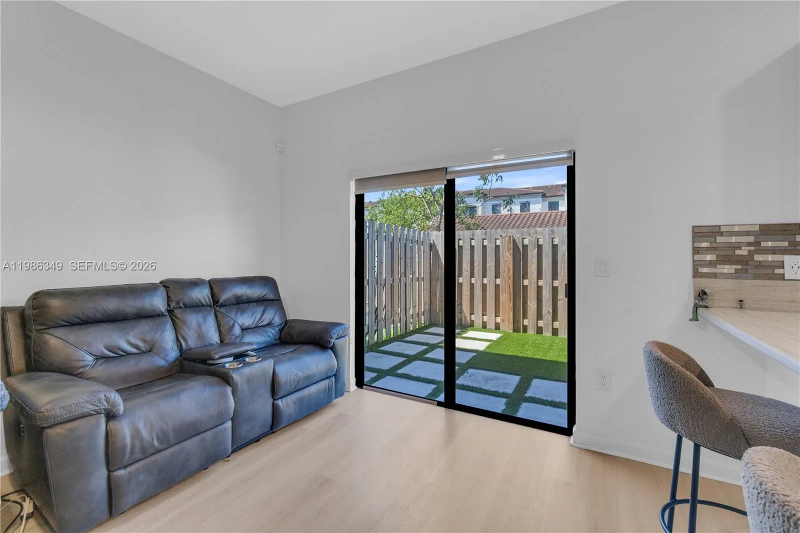 21068 NE 8th Ave, Miami, FL 33179 photo 12