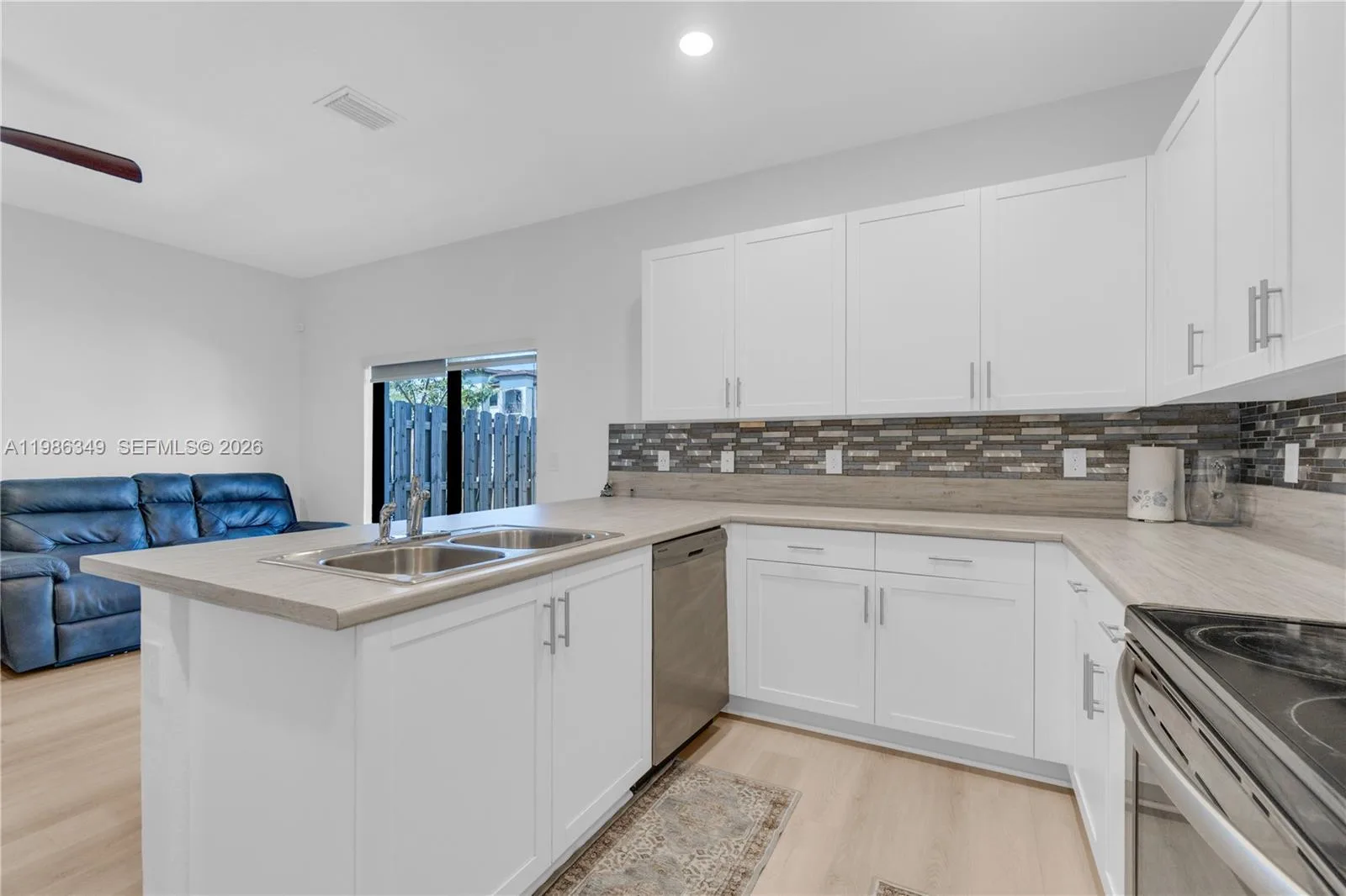 21068 NE 8th Ave, Miami, FL 33179 photo 7