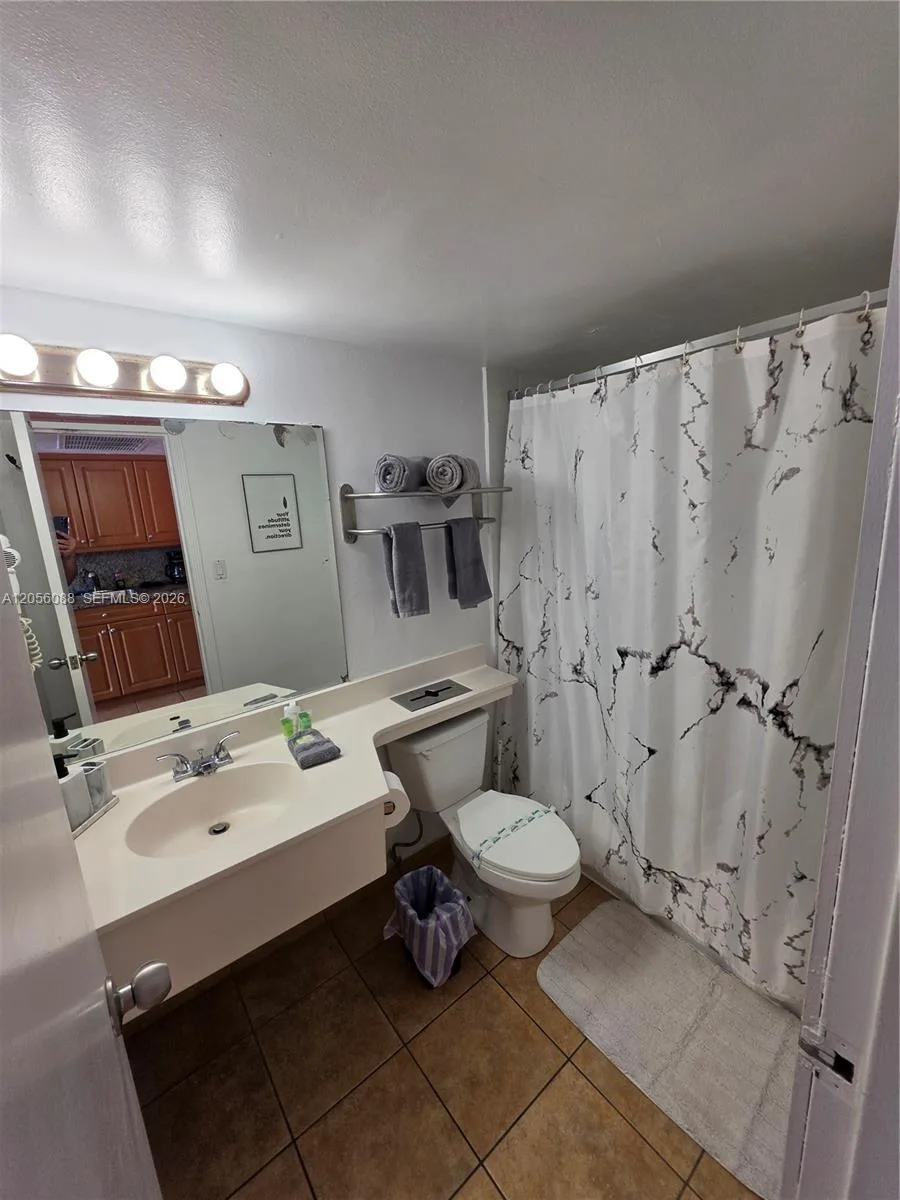 19201 Collins Ave # 433, Sunny Isles Beach, FL 33160 photo 3