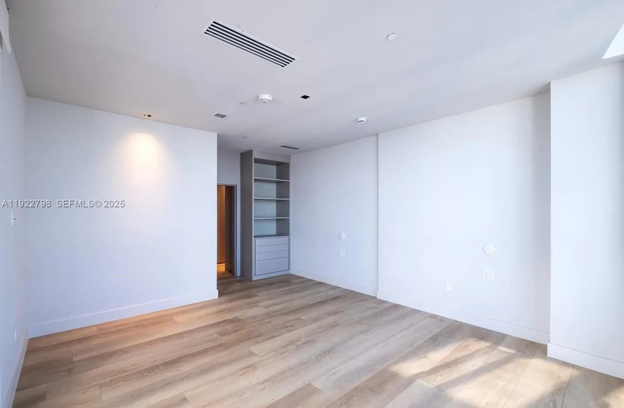 465 Brickell Ave # 5701, Miami, FL 33131 photo 12