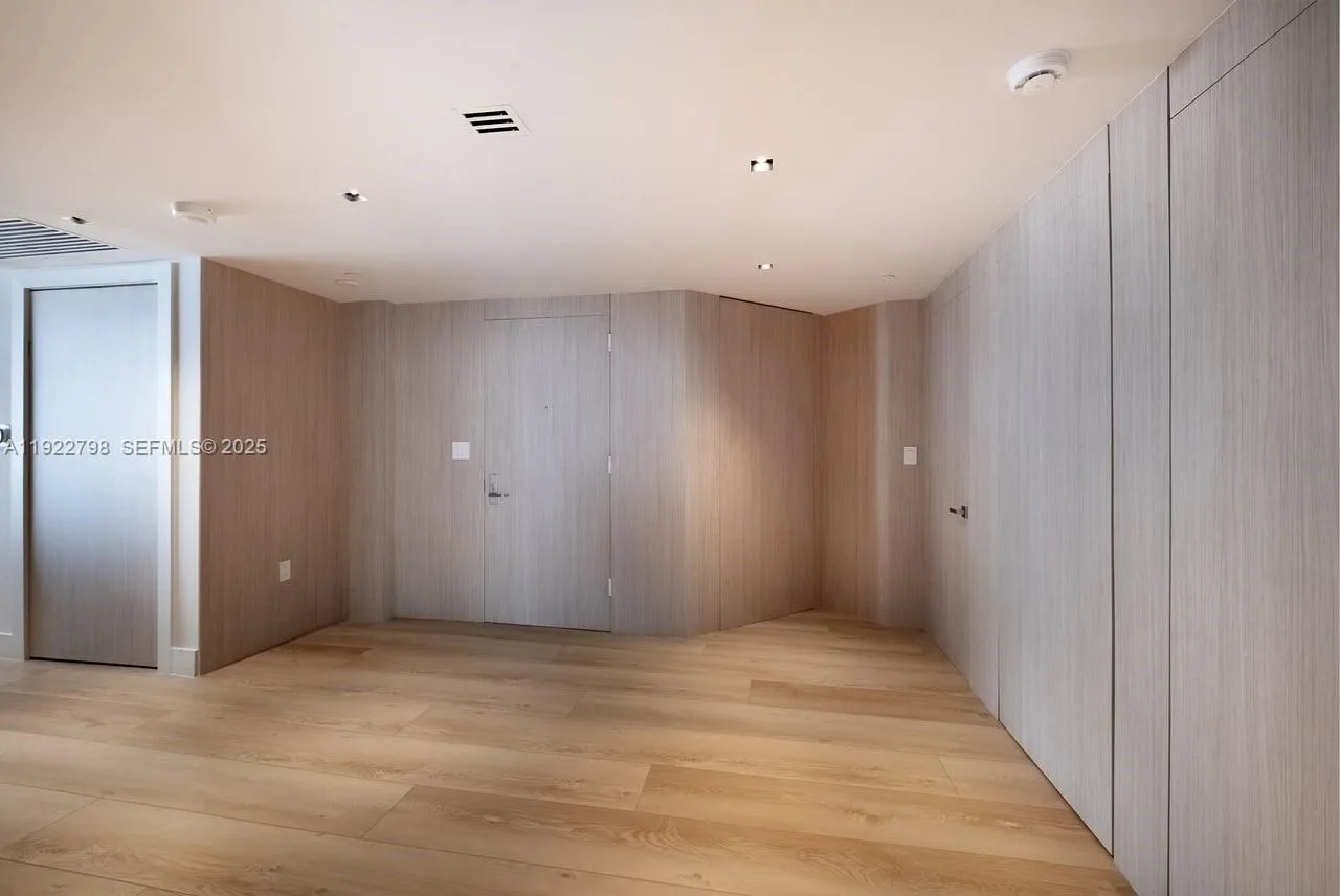 465 Brickell Ave # 5701, Miami, FL 33131 photo 13