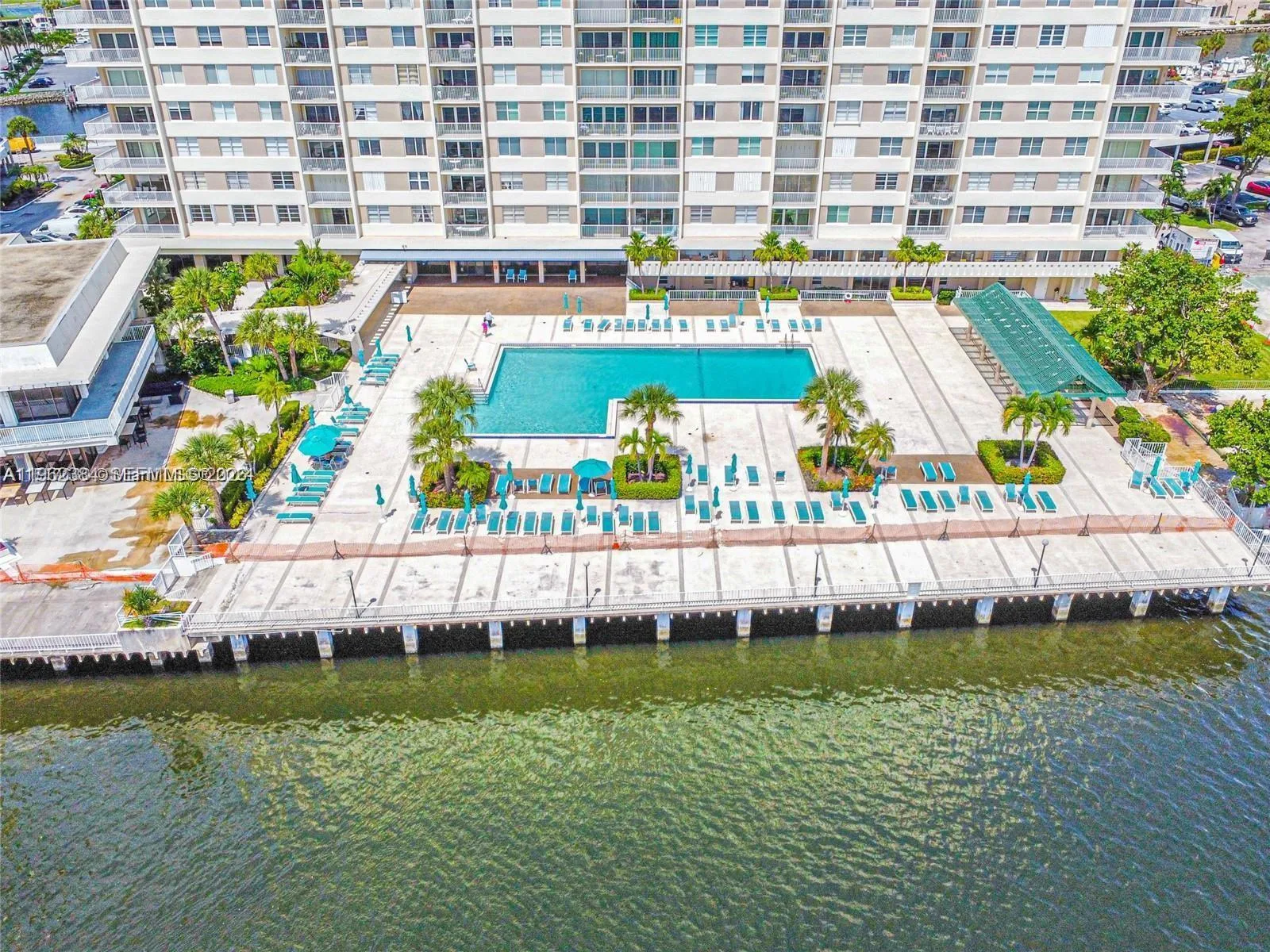 300 Bayview Dr # 707, Sunny Isles Beach, FL 33160