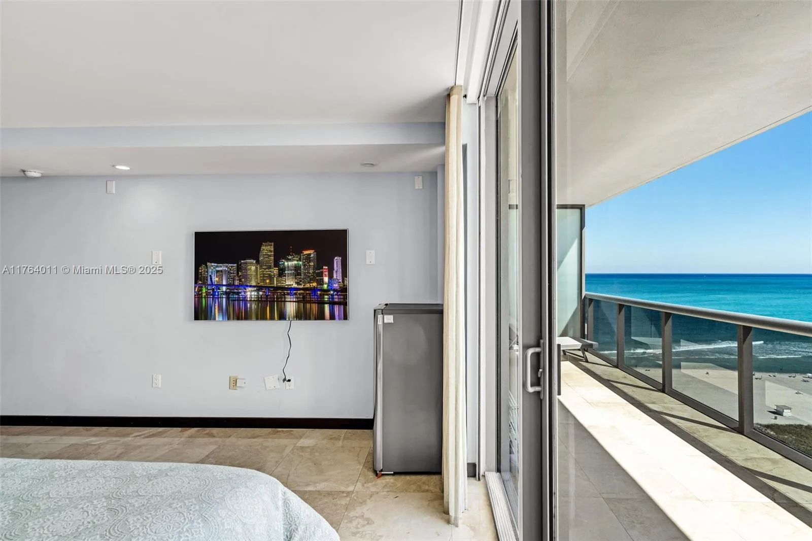 5875 Collins Ave # 1704, Miami Beach, FL 33140 photo 2