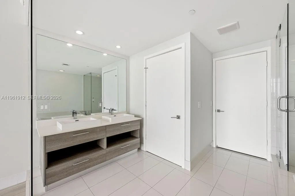 650 NE 32nd St # 2205, Miami, FL 33137 photo 10