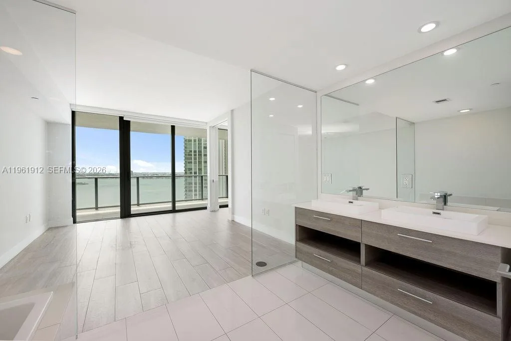 650 NE 32nd St # 2205, Miami, FL 33137 photo 12