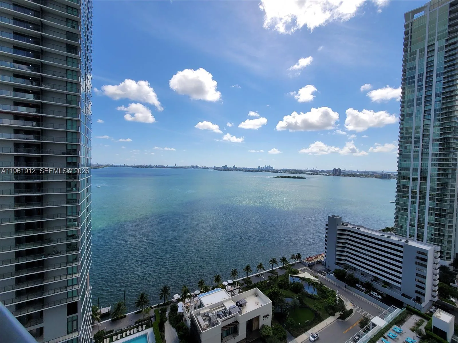650 NE 32nd St # 2205, Miami, FL 33137 photo 2