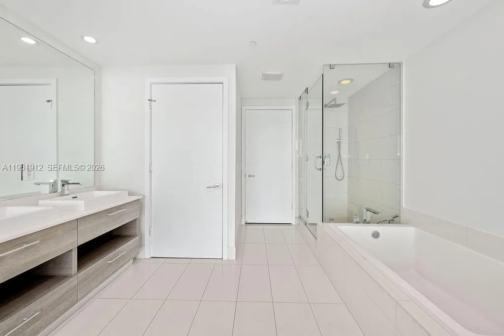 650 NE 32nd St # 2205, Miami, FL 33137 photo 9