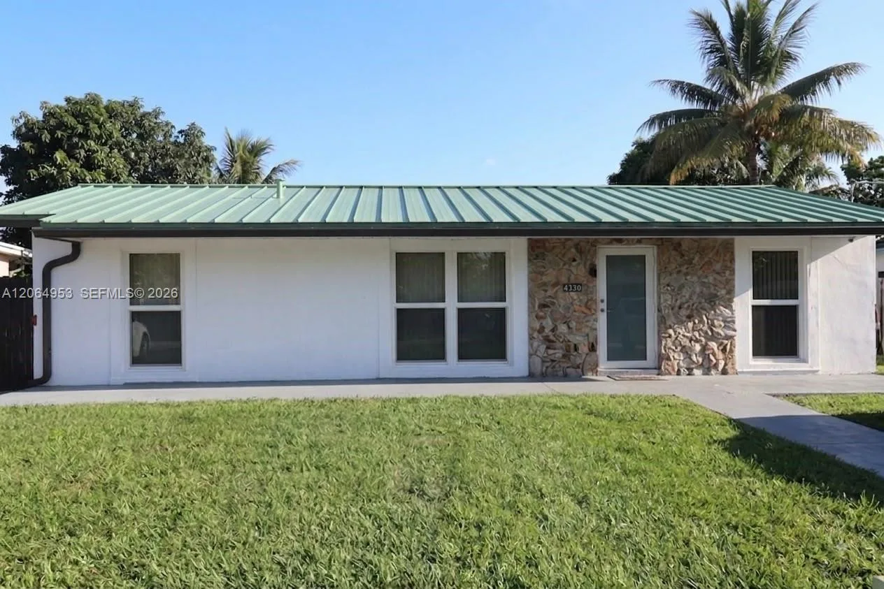 4330 NW 203rd Ter, Miami Gardens, FL 33055
