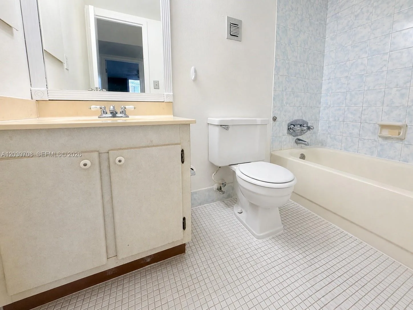 16851 NE 23rd Ave # A308, North Miami Beach, FL 33160 photo 9