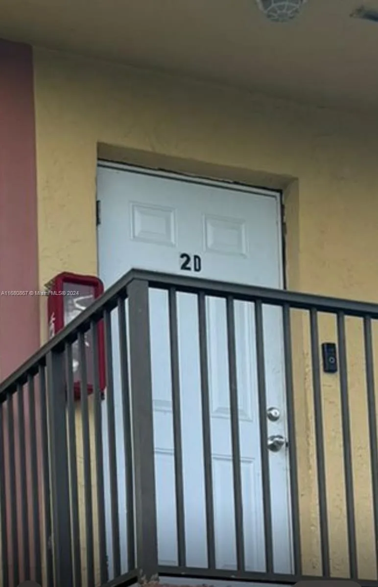 2860 NW 55th Ave # 2D, Lauderhill, FL 33313