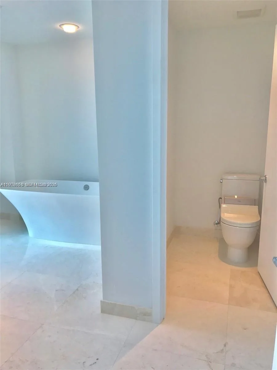 17111 Biscayne Blvd # 408, North Miami Beach, FL 33160 photo 13