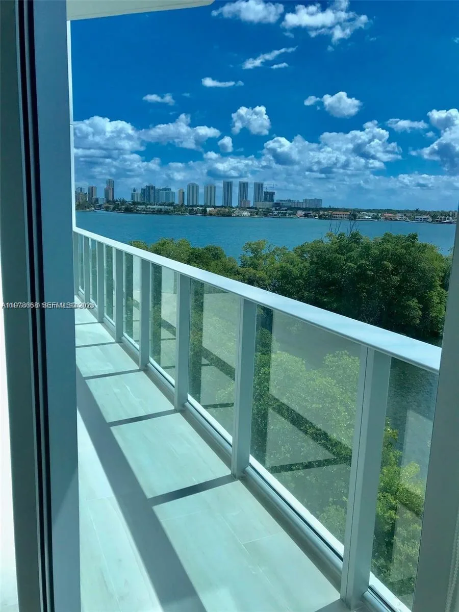17111 Biscayne Blvd # 408, North Miami Beach, FL 33160 photo 3