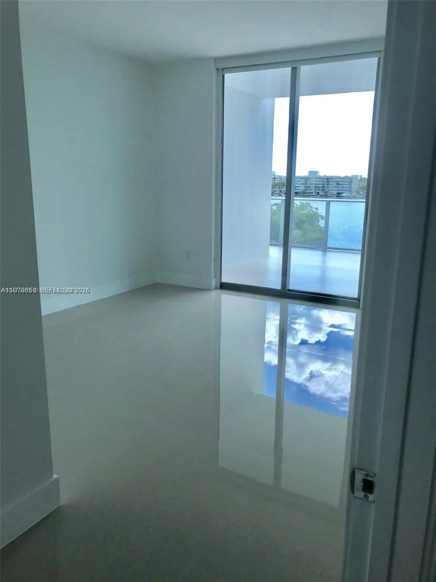 17111 Biscayne Blvd # 408, North Miami Beach, FL 33160 photo 5
